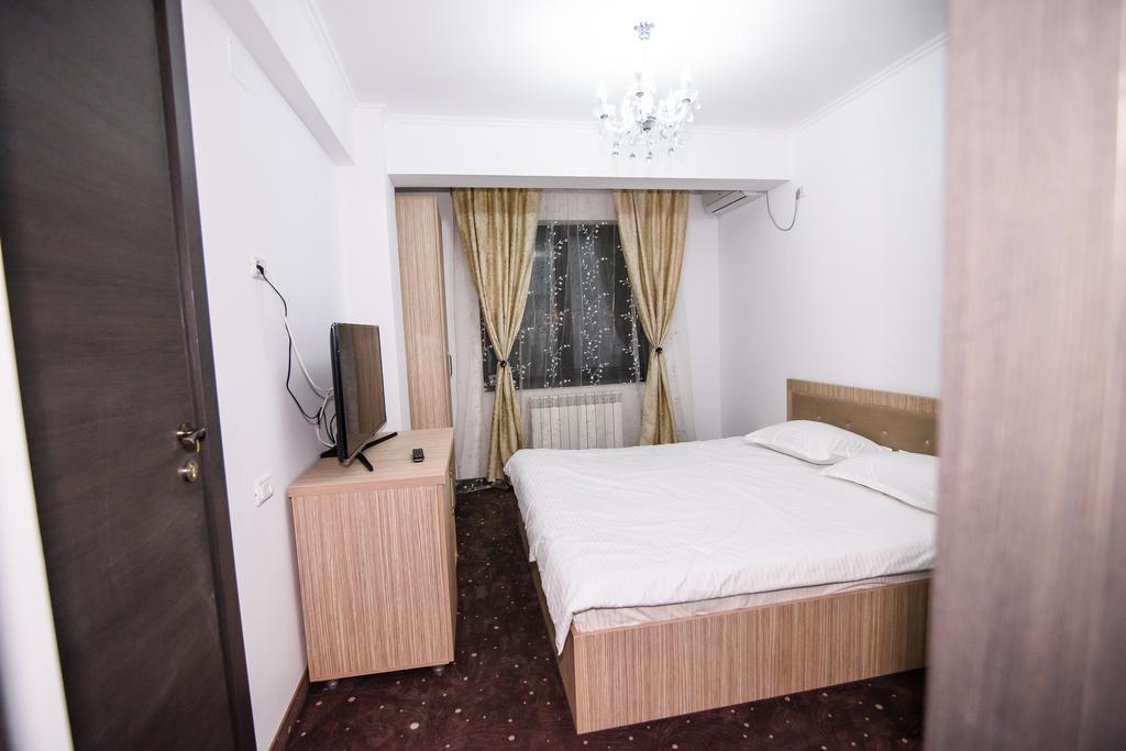 Vila Naty Hotel Năvodari Buitenkant foto