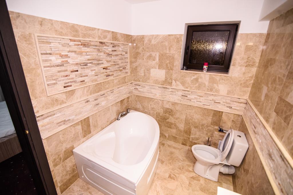 Vila Naty Hotel Năvodari Buitenkant foto