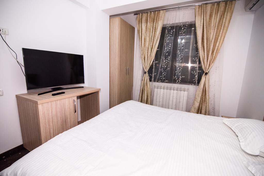 Vila Naty Hotel Năvodari Buitenkant foto