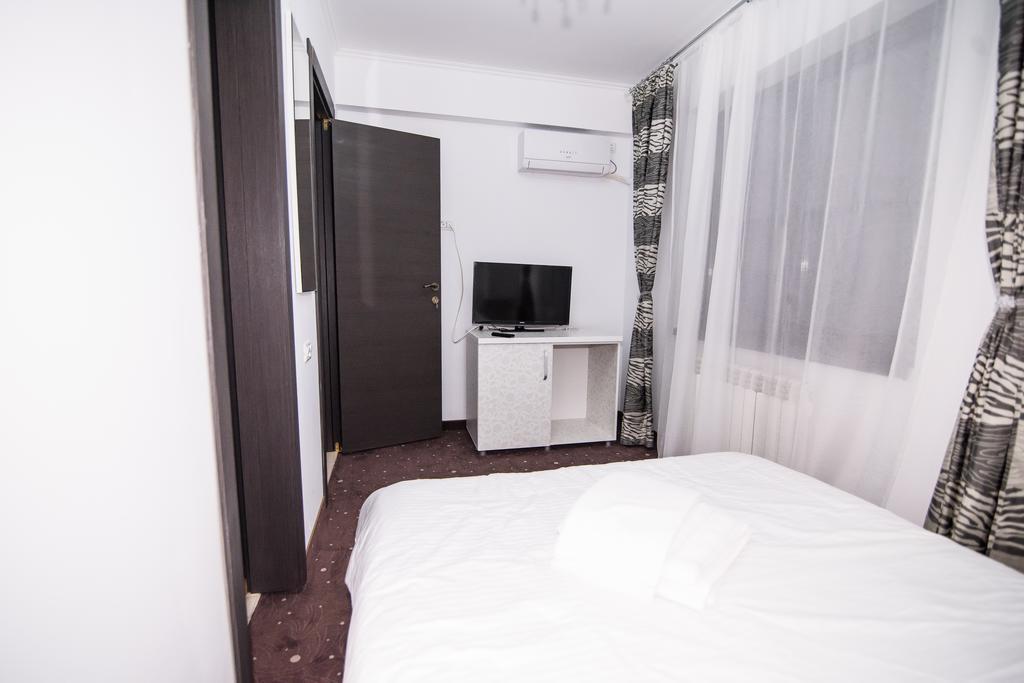 Vila Naty Hotel Năvodari Buitenkant foto