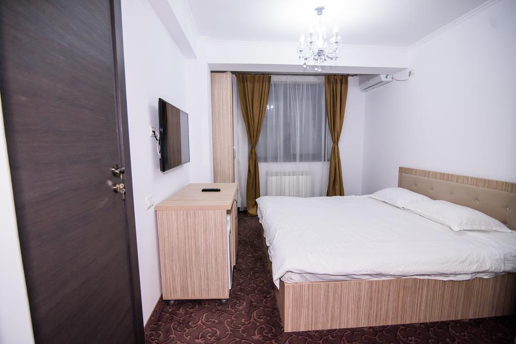 Vila Naty Hotel Năvodari Buitenkant foto