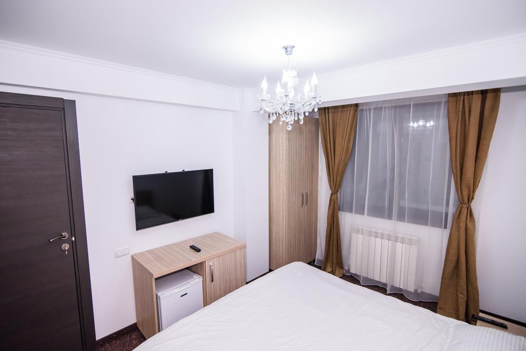 Vila Naty Hotel Năvodari Buitenkant foto