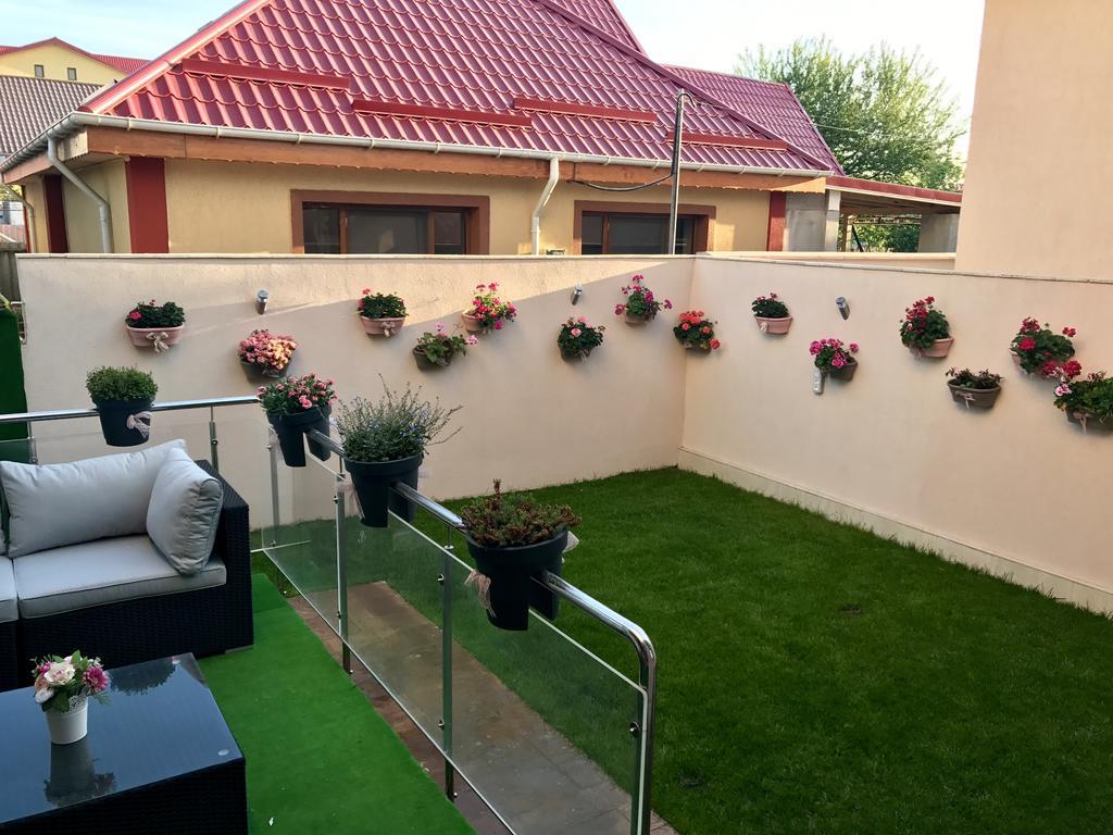 Vila Naty Hotel Năvodari Buitenkant foto